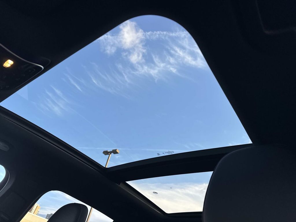 Thumbnail: 2026 Mercedes-Benz GLC - 24