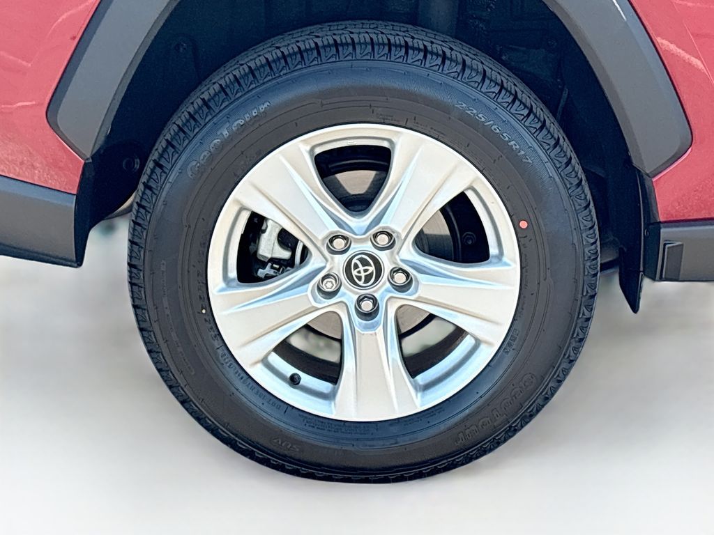 Thumbnail: 2020 Toyota RAV4 - 32