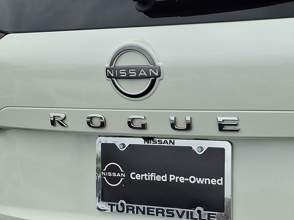 Thumbnail: 2022 Nissan Rogue - 32