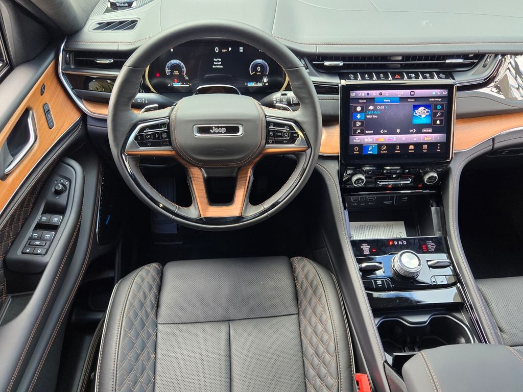 new 2025 Jeep Grand Cherokee car, priced at $61,575