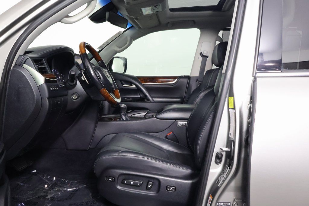 Thumbnail: 2016 Lexus LX - 10