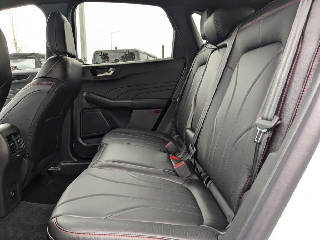 2025 Ford Escape ST-Line Elite