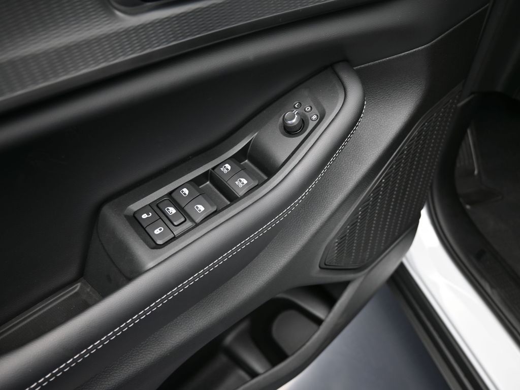 Used 2025 Bright White Clearcoat Jeep Laredo image 4