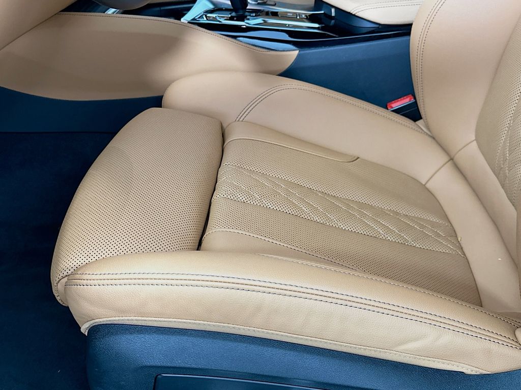 Thumbnail: 2023 BMW 5 Series - 20