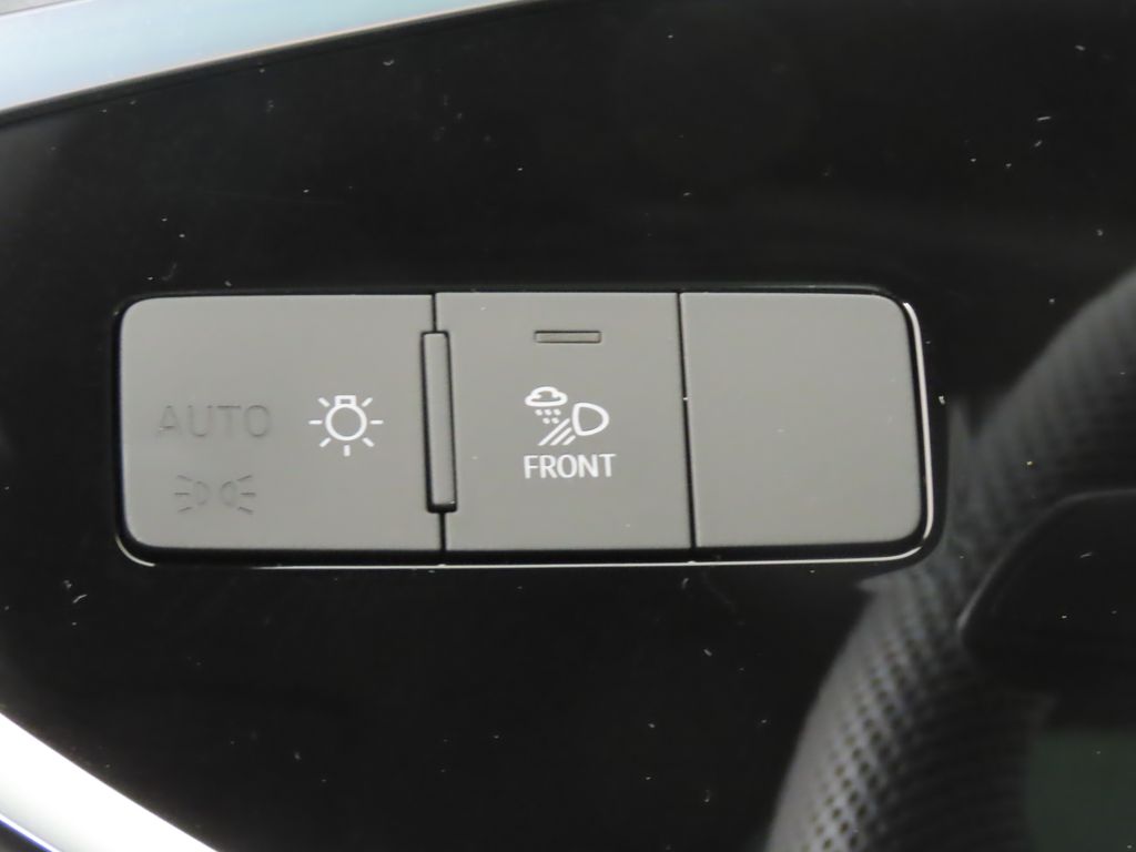 Thumbnail: 2025 Audi Q3 - 20