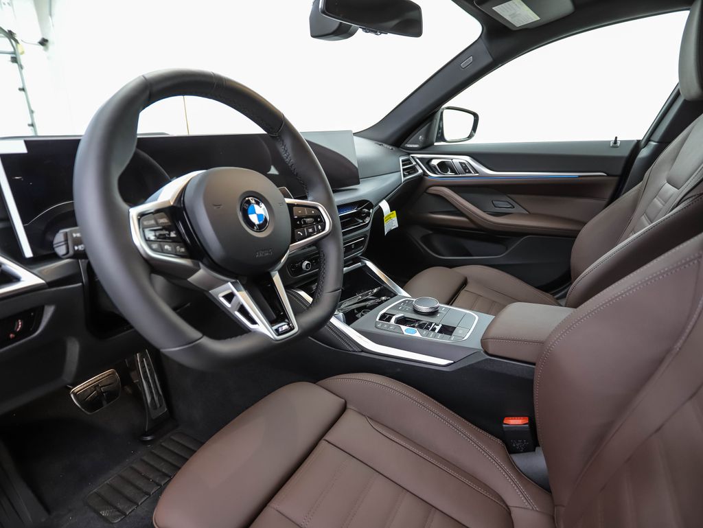 Thumbnail: 2026 BMW i4 - 10
