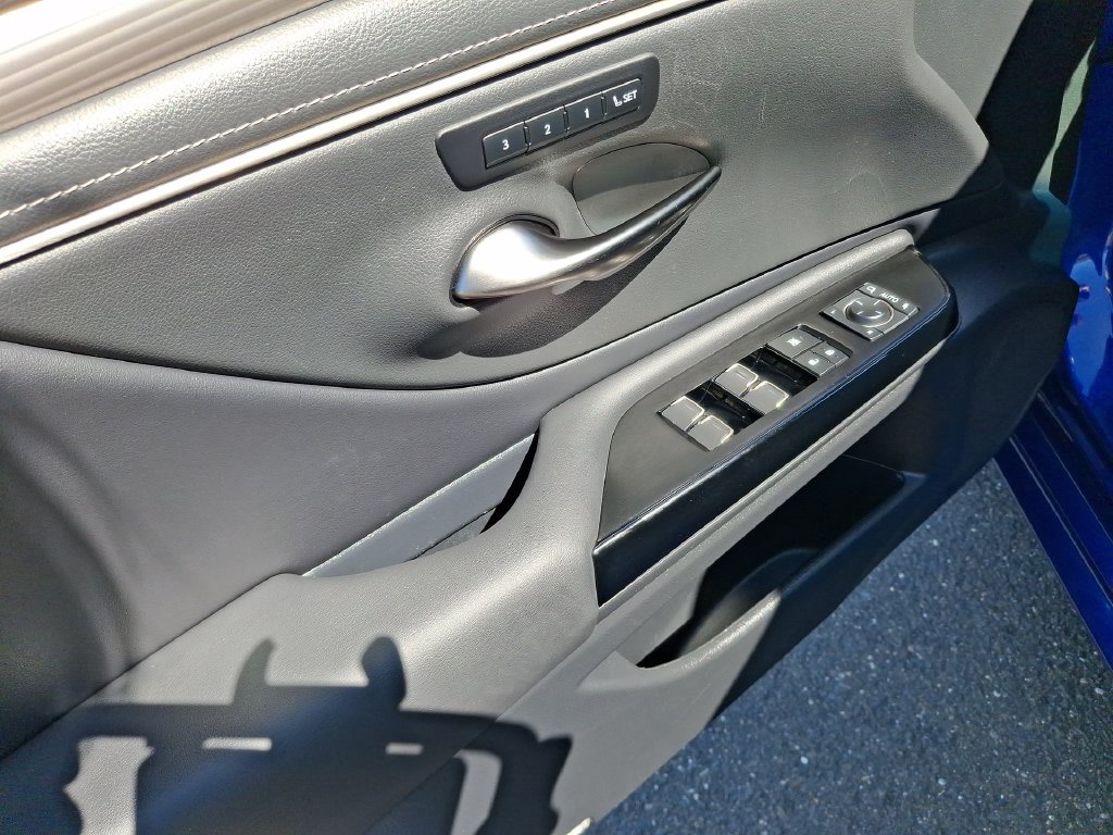 Used 2023 Lexus ES Sedan