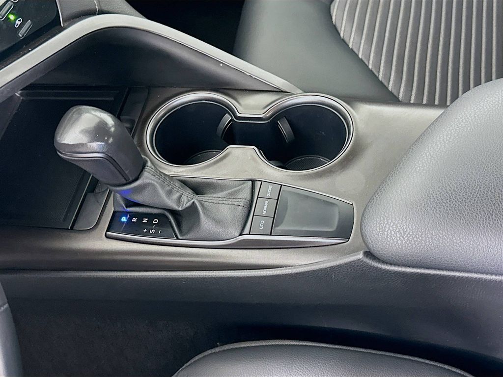 Thumbnail: 2024 Toyota Camry - 16