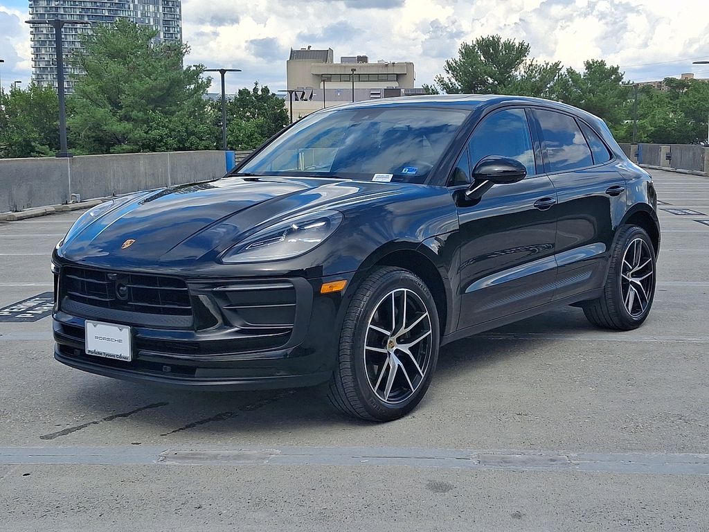 Thumbnail: 2023 Porsche Macan - 1
