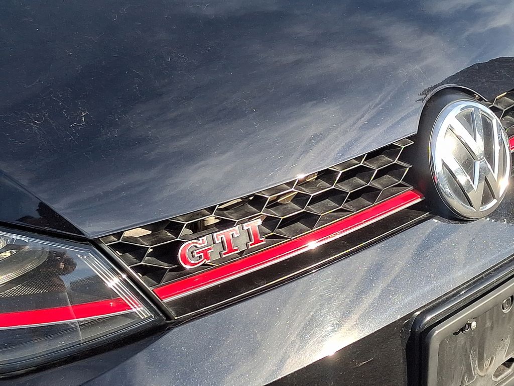 Thumbnail: 2016 Volkswagen Golf - 4