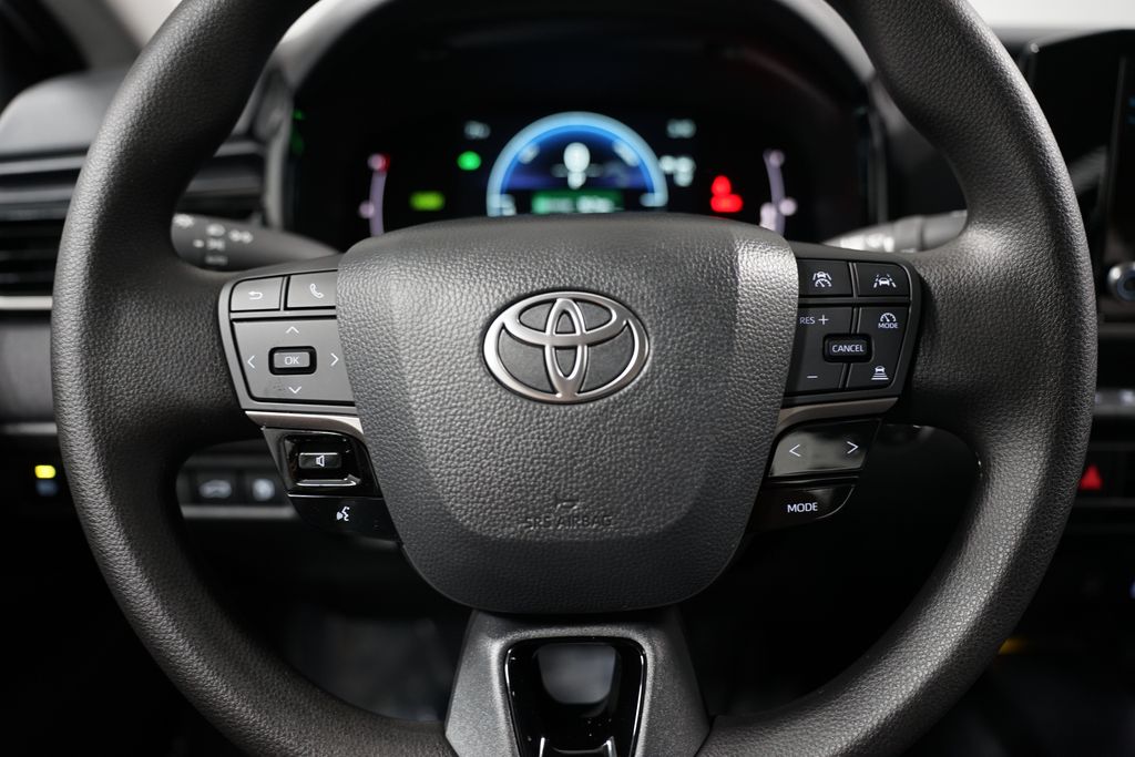 2025 Toyota Camry LE 12