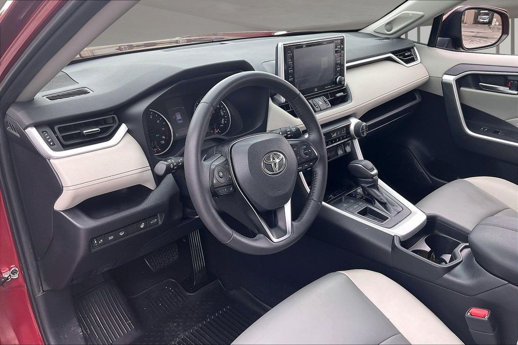Used 2020 Toyota RAV4 SUV