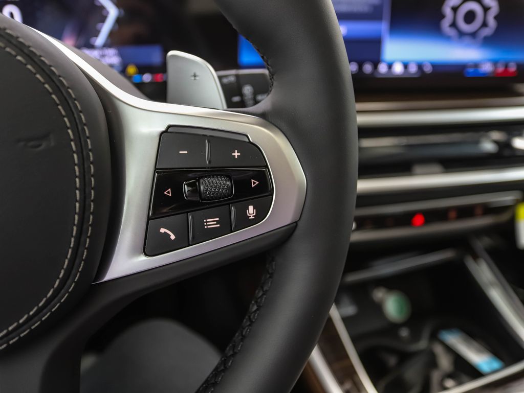 Thumbnail: 2026 BMW X5 - 13