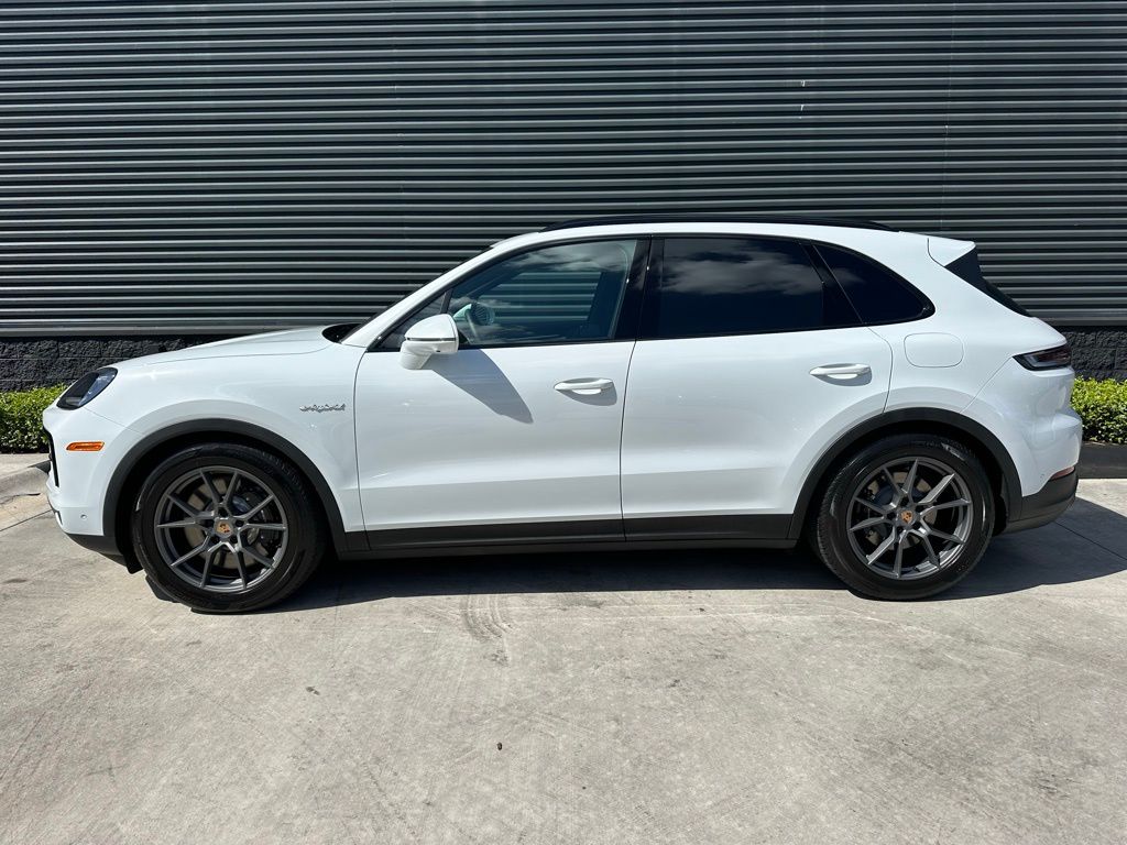 Thumbnail: 2026 Porsche Cayenne - 2