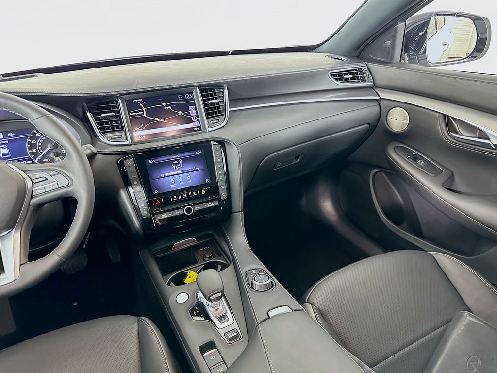 2022 INFINITI QX55 Essential 24