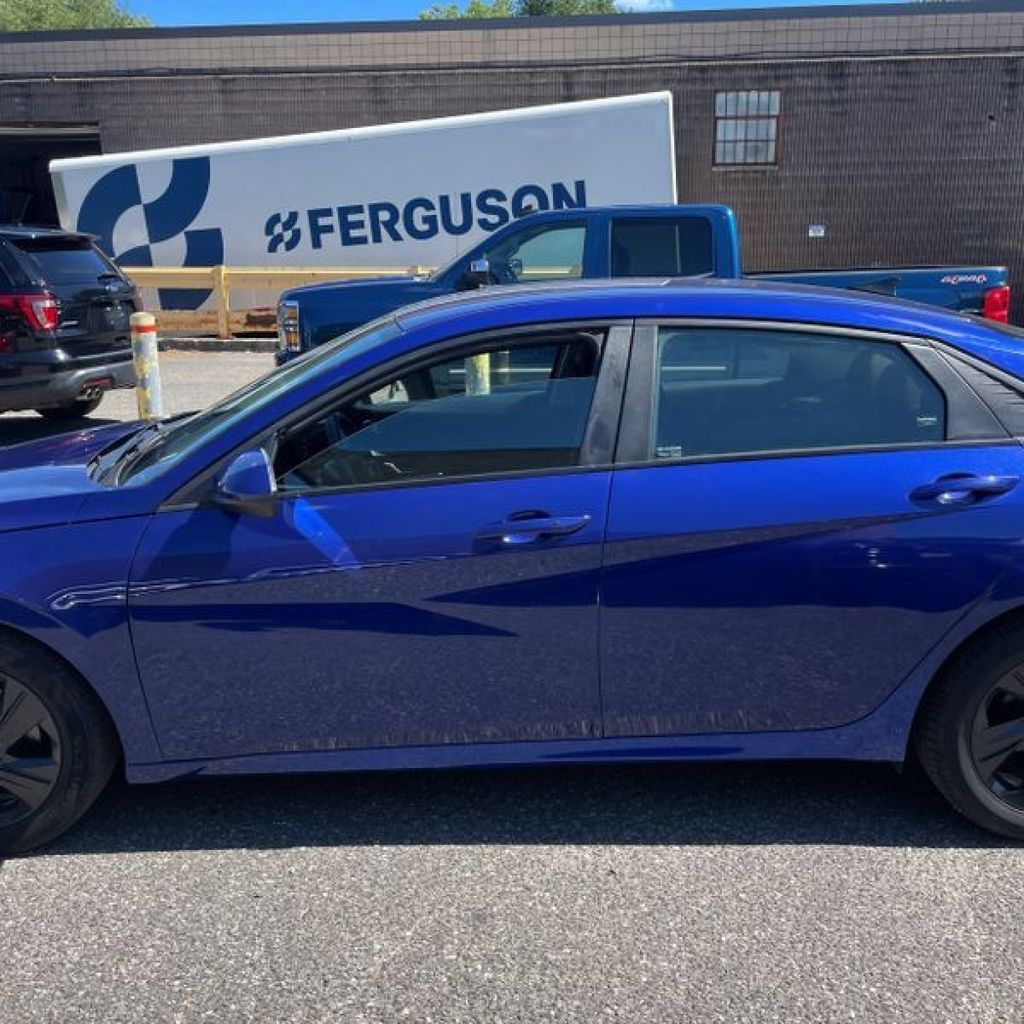 Used 2022 Blue Hyundai SEL image 3