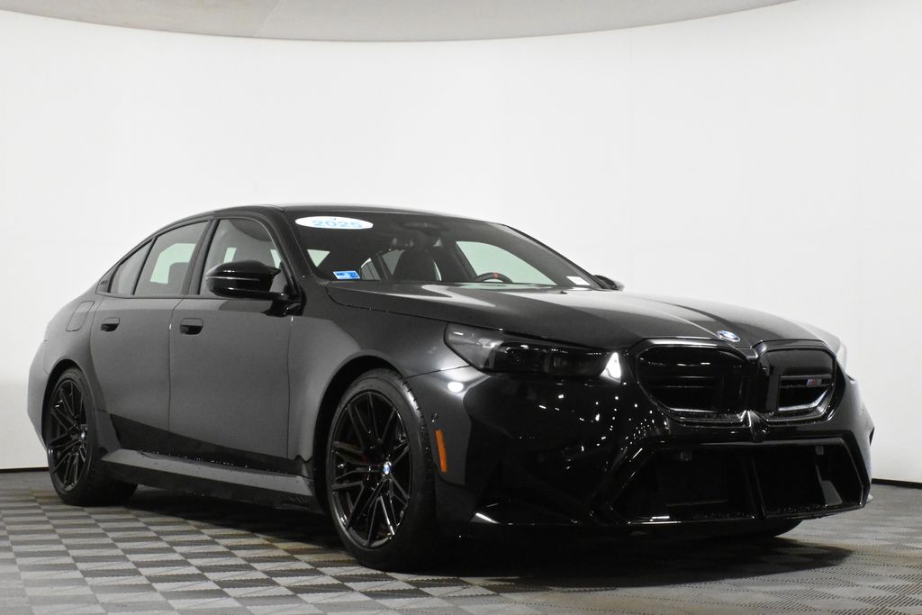 Thumbnail: 2025 BMW M5 - 9
