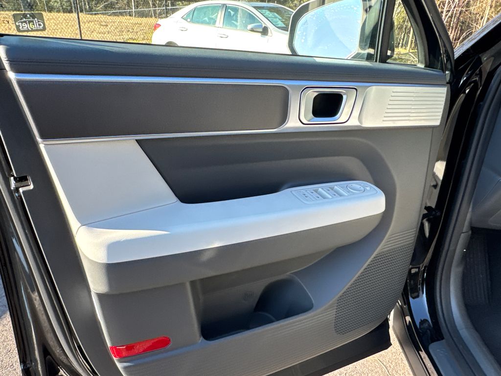 New 2026 Black Hyundai SE image 11