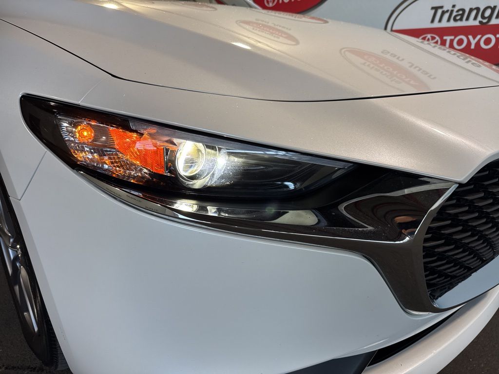 Thumbnail: 2025 Mazda Mazda3 - 10