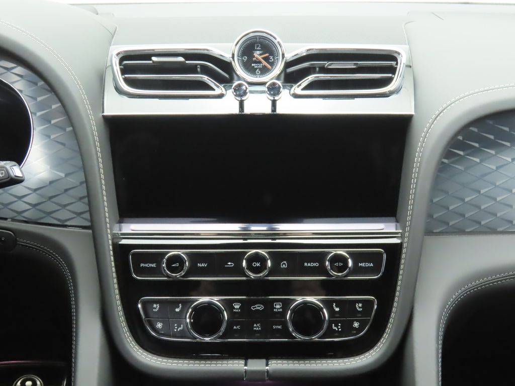 Thumbnail: 2025 Bentley Bentayga - 14