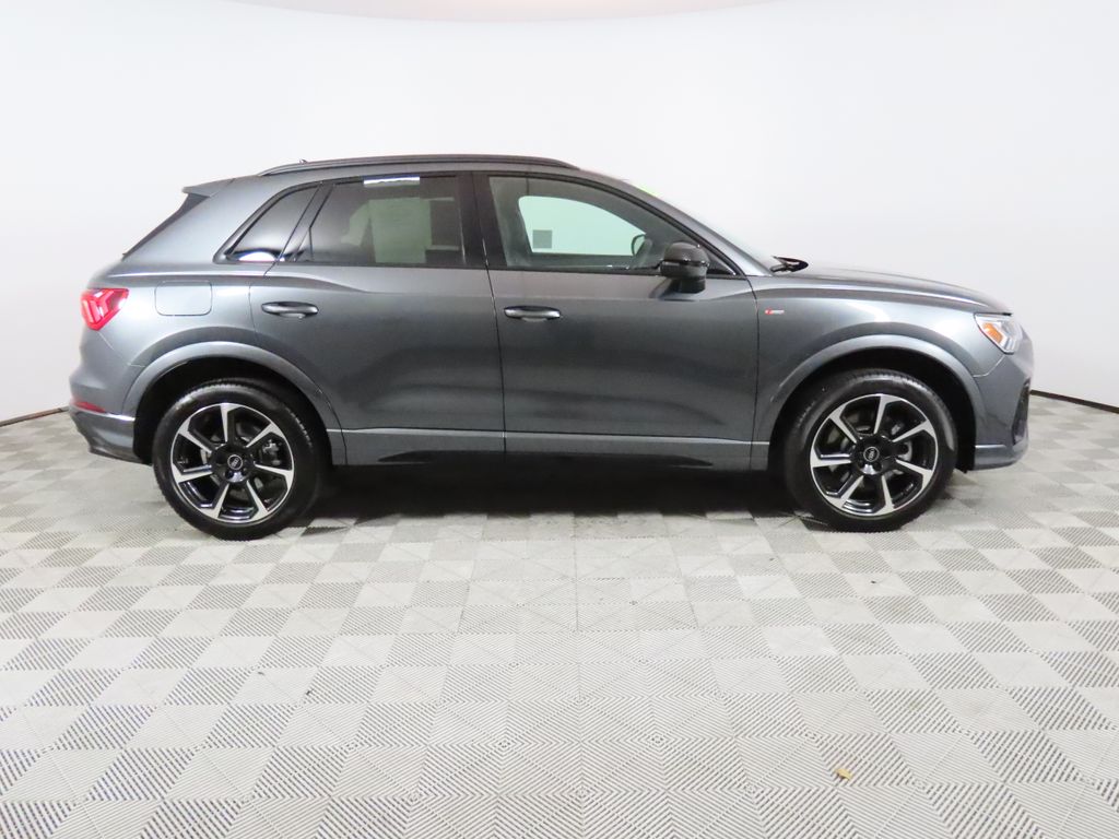Thumbnail: 2025 Audi Q3 - 6