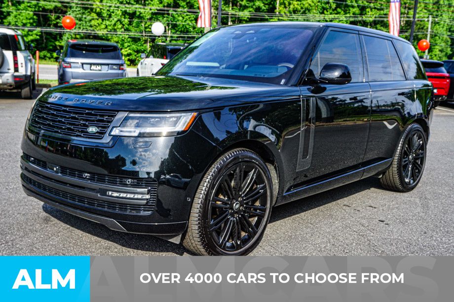 Used 2023 Black Land Rover SE image 3
