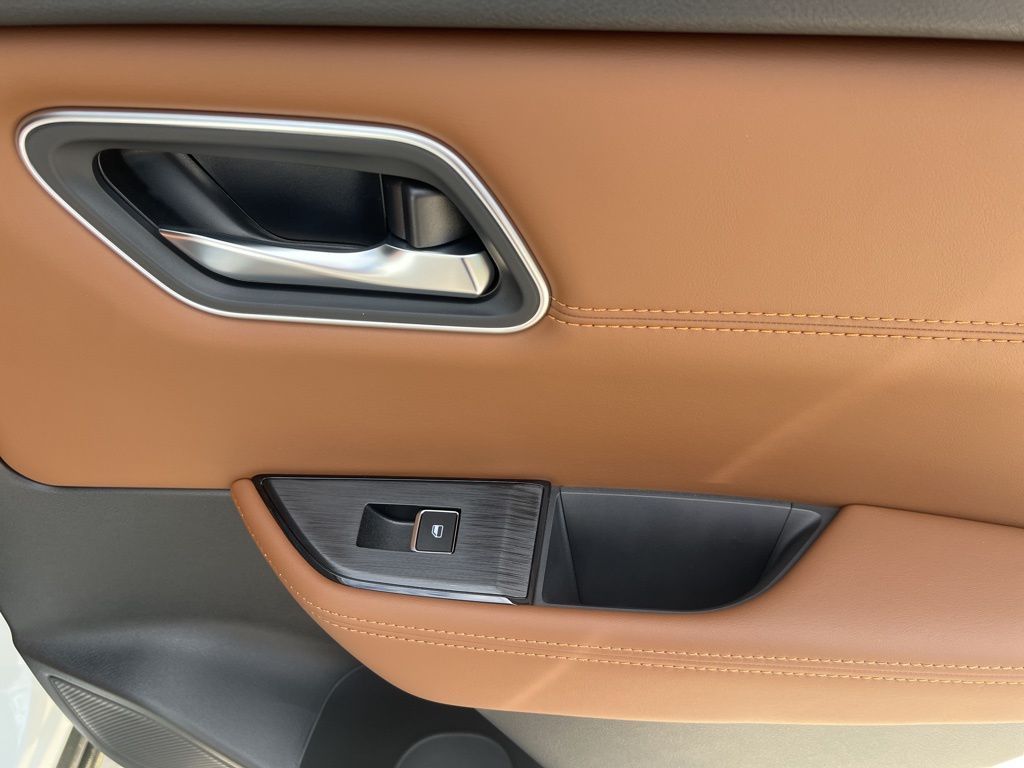 2025 Everest White Pearl Nissan Rogue Platinum FWD SUV