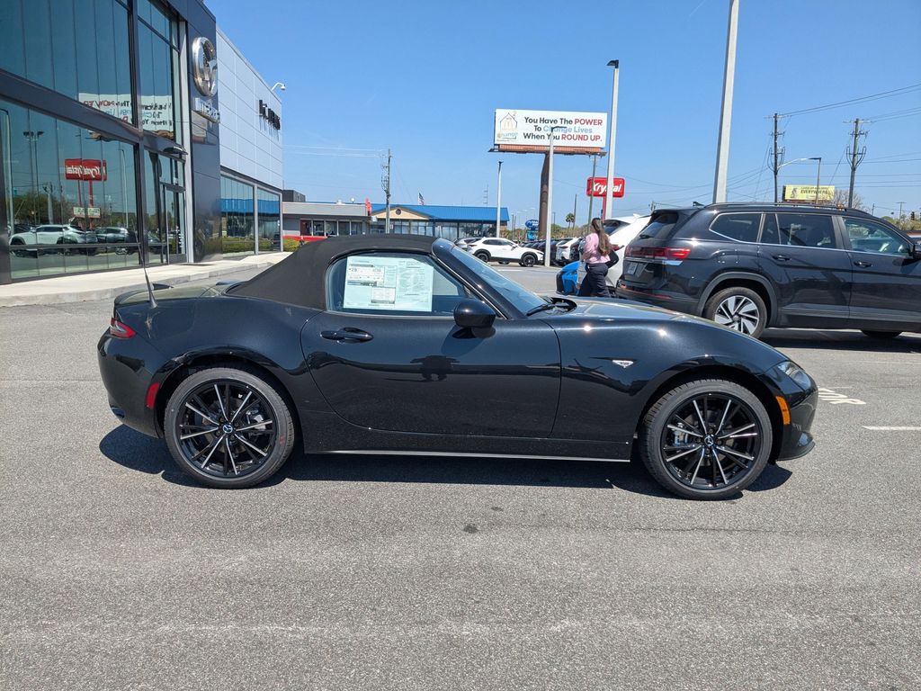 2026 Mazda MX-5 Miata Grand Touring