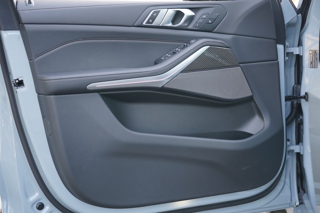 Thumbnail: 2026 BMW X5 - 10