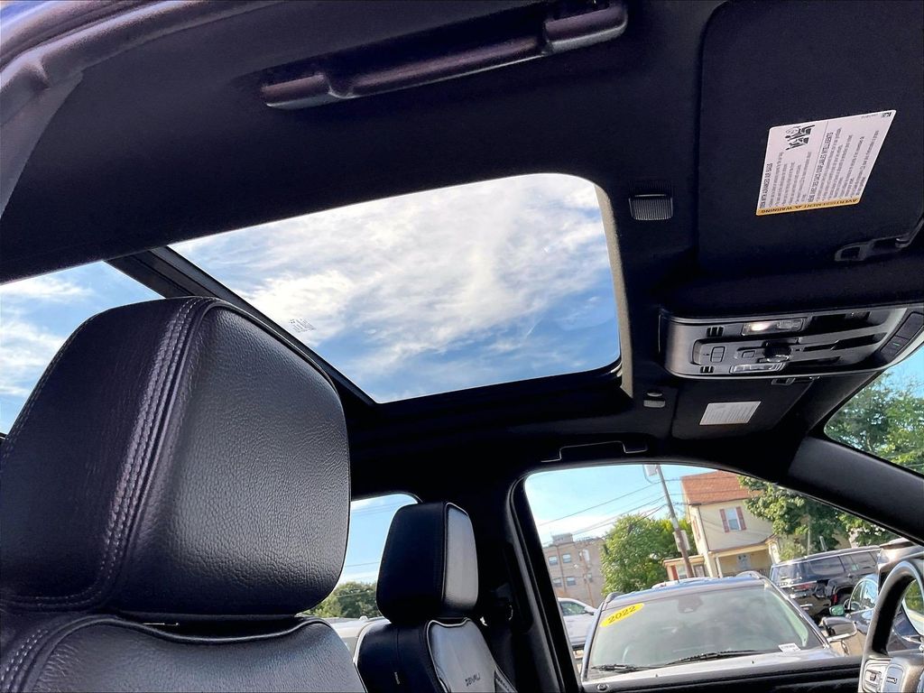 2023 GMC Yukon XL — photo 23