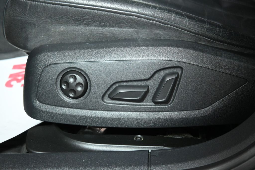 Thumbnail: 2019 Audi A4 - 32