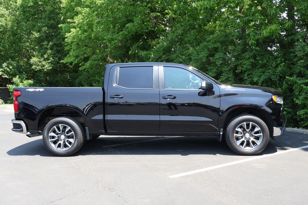 2022 Chevrolet Silverado 1500 LT 11