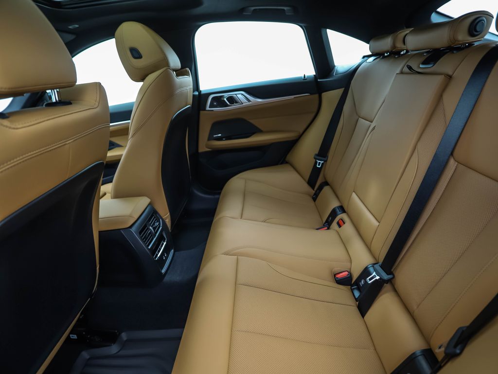 Thumbnail: 2026 BMW 4 Series - 22