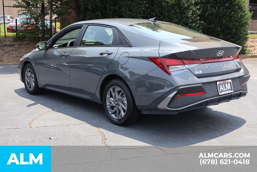 Used 2024 Gray Hyundai SEL image 8