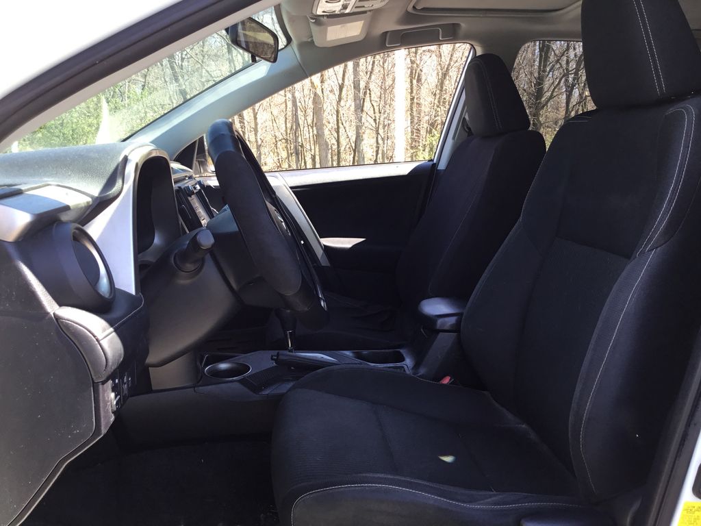 Thumbnail: 2014 Toyota RAV4 - 9