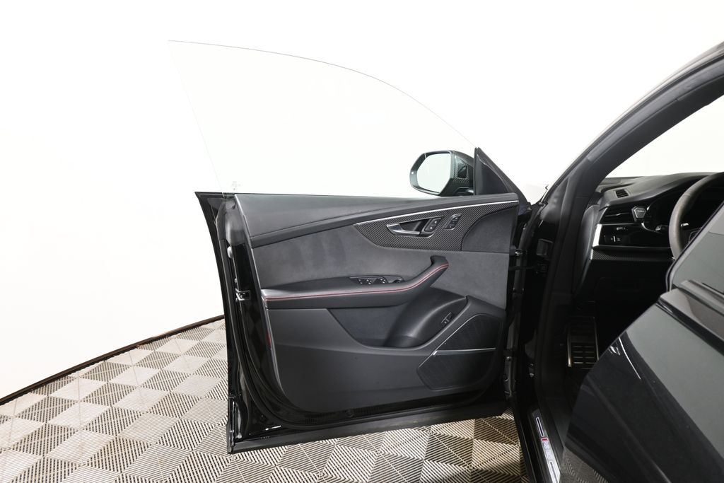 Thumbnail: 2024 Audi RS Q8 - 30