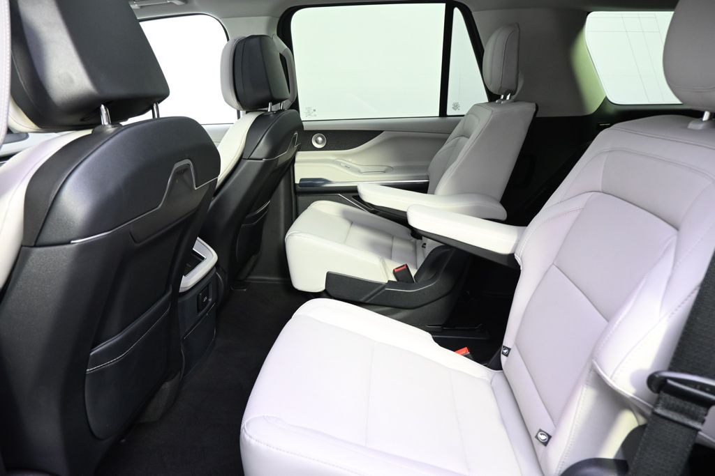 New 2026 White Lincoln Reserve image 21