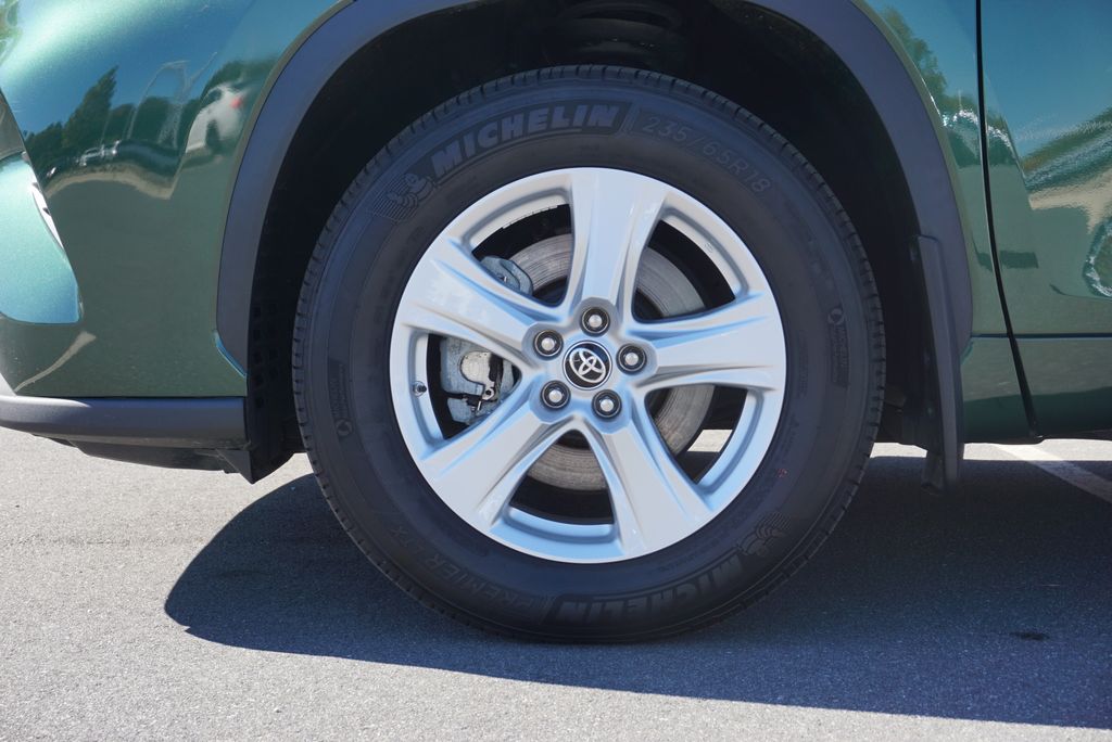 Thumbnail: 2024 Toyota Highlander - 19