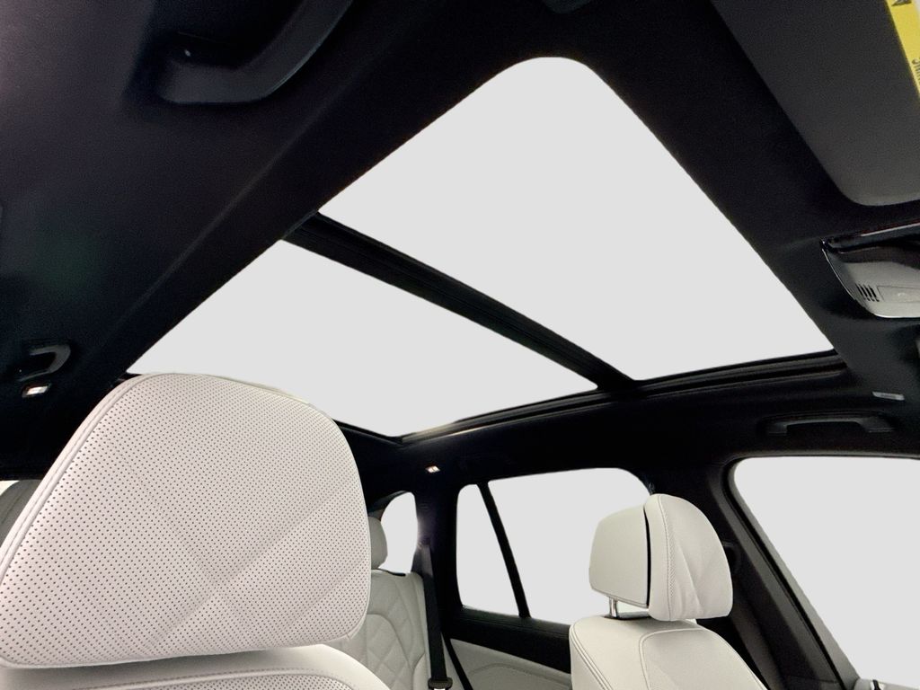 Thumbnail: 2026 BMW X5 - 17