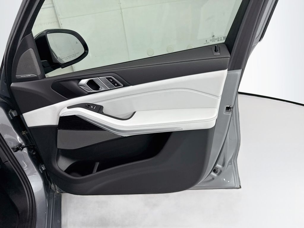 Thumbnail: 2026 BMW X5 - 24