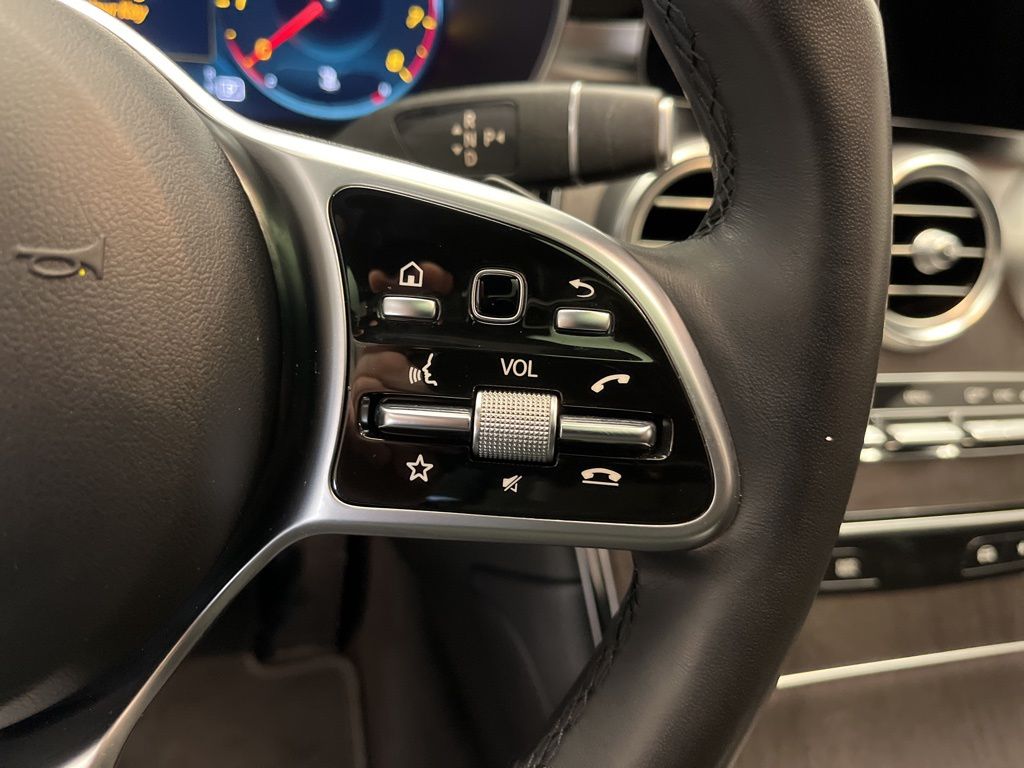 Thumbnail: 2022 Mercedes-Benz GLC - 16