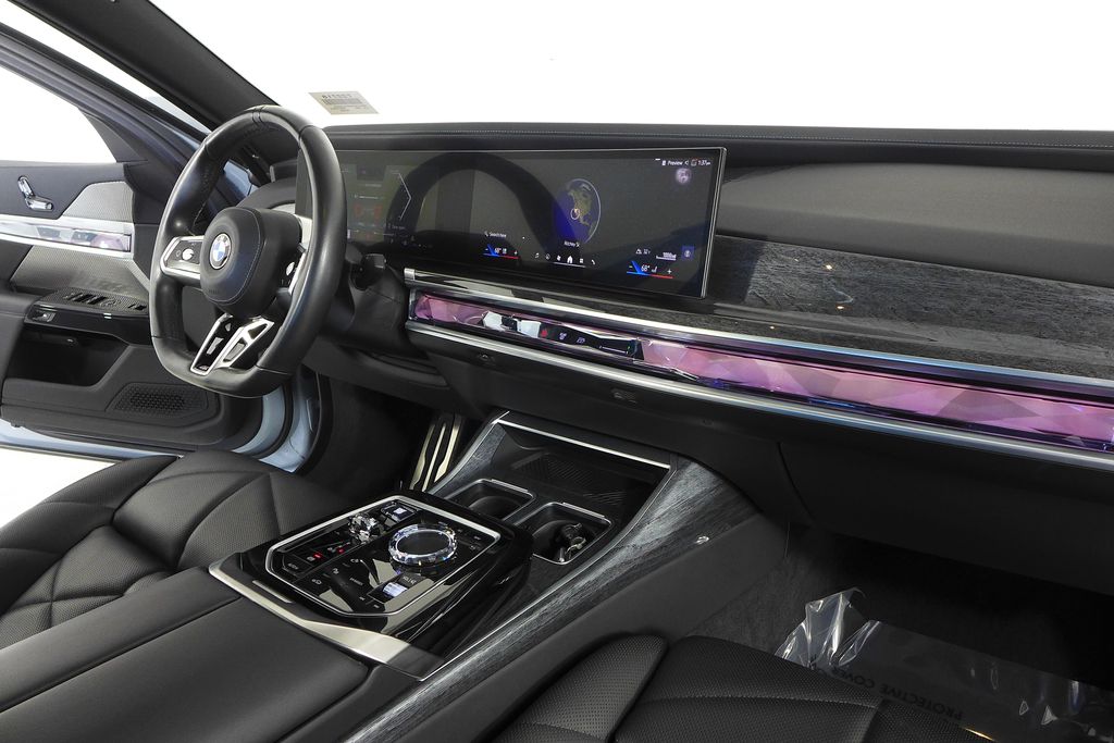 Thumbnail: 2023 BMW 7 Series - 13