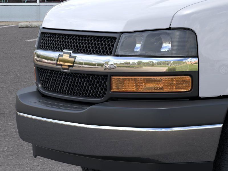 New 2025 White Chevrolet Work Van image 30