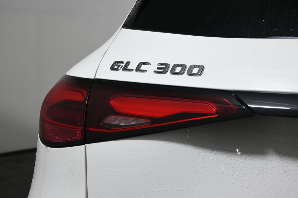 Thumbnail: 2025 Mercedes-Benz GLC - 12