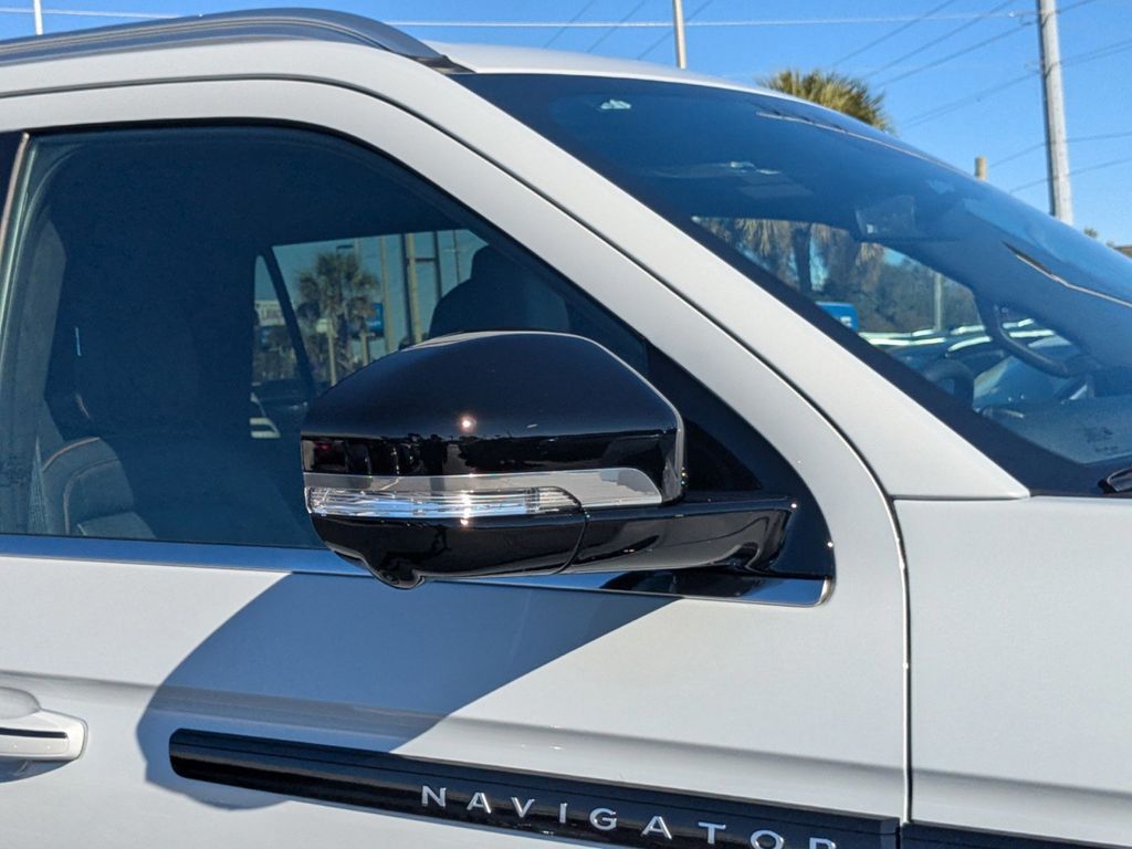 2025 Lincoln Navigator Black Label