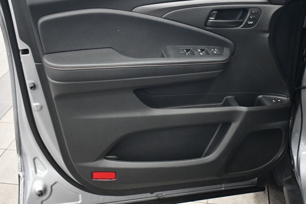 Thumbnail: 2022 Honda Passport - 16