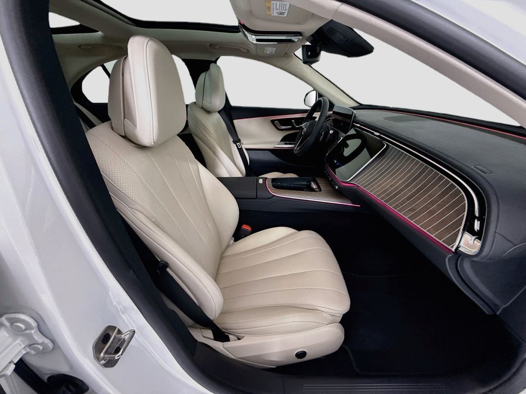 Thumbnail: 2025 Mercedes-Benz E-Class - 20