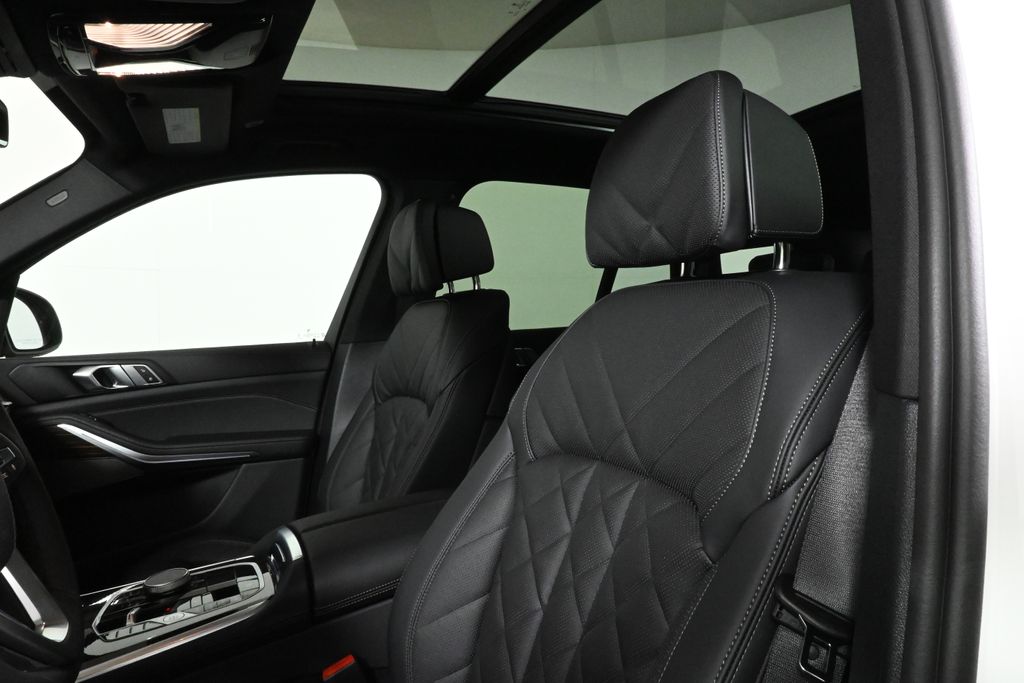 Thumbnail: 2026 BMW X5 - 16