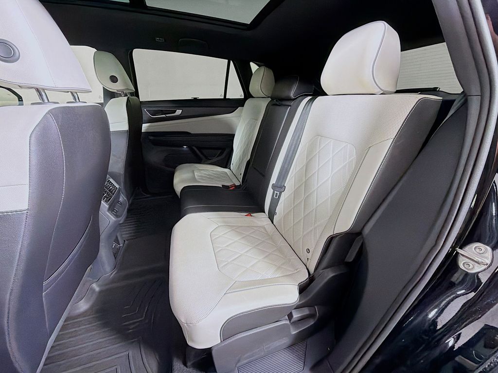 Used 2024 Volkswagen Atlas Cross Sport SUV