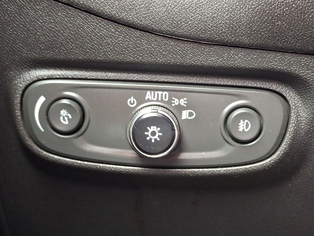 used 2023 Chevrolet Equinox car, priced at $26,213